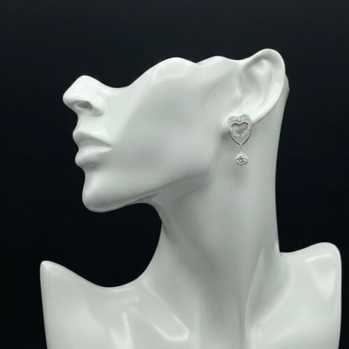 أقراط القلب المتدلية (Heart Drop Earrings)